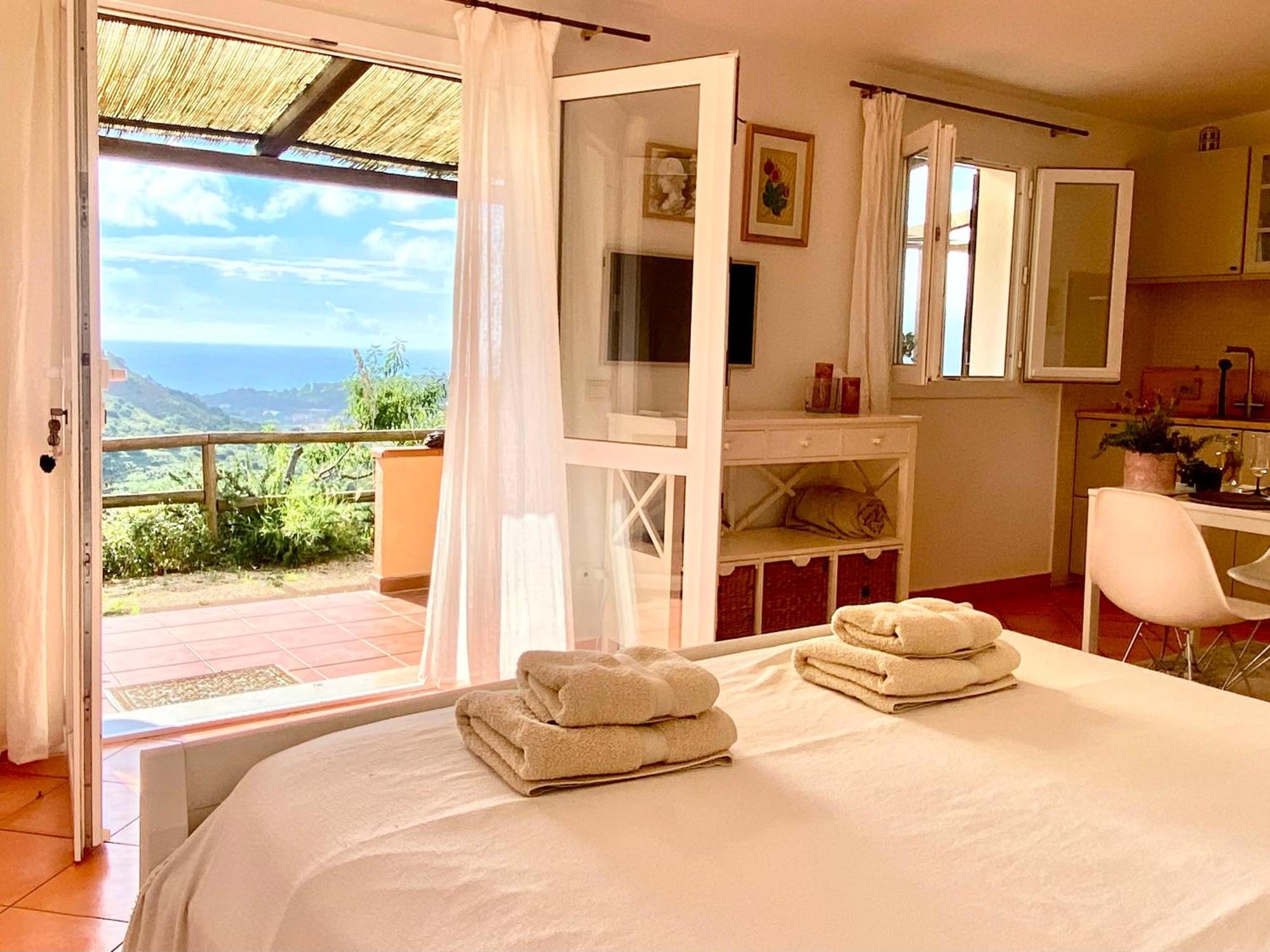 Aria Di Collina - Isola D'Elba Lägenhet Porto Azzurro Exteriör bild